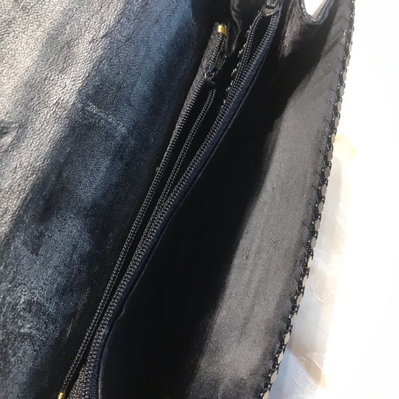 Beautiful clutch - Picture 7 of 7